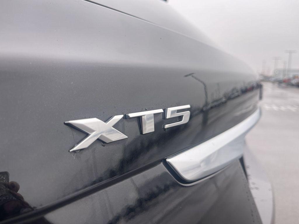 used 2024 Cadillac XT5 car, priced at $35,833