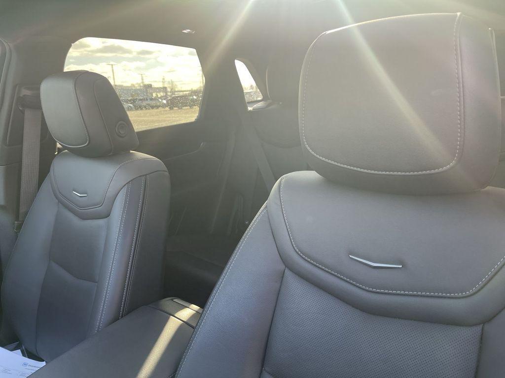 used 2024 Cadillac XT5 car, priced at $35,833