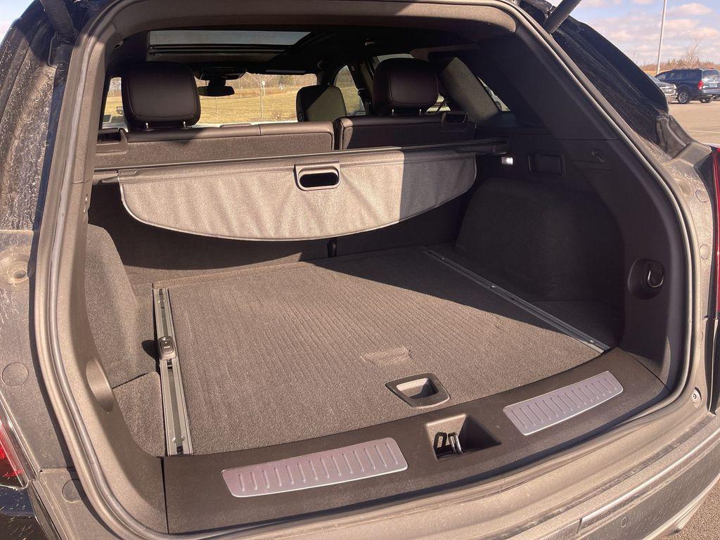 used 2024 Cadillac XT5 car, priced at $35,833