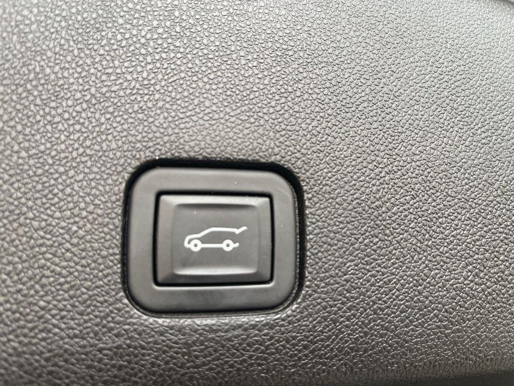 used 2024 Cadillac XT6 car, priced at $47,089