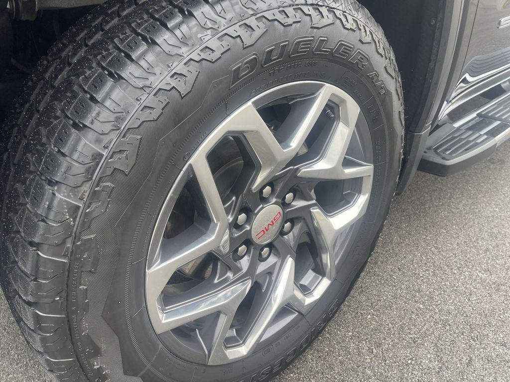 used 2025 GMC Sierra 1500 car, priced at $52,155