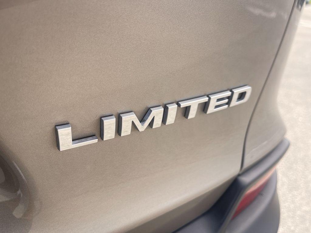 used 2019 Jeep Cherokee car, priced at $20,049