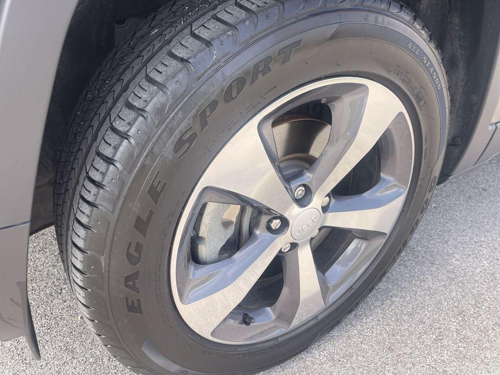 used 2019 Jeep Cherokee car, priced at $20,049