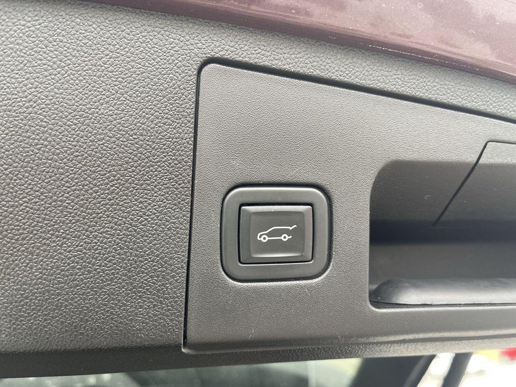 used 2023 Cadillac XT4 car, priced at $29,469