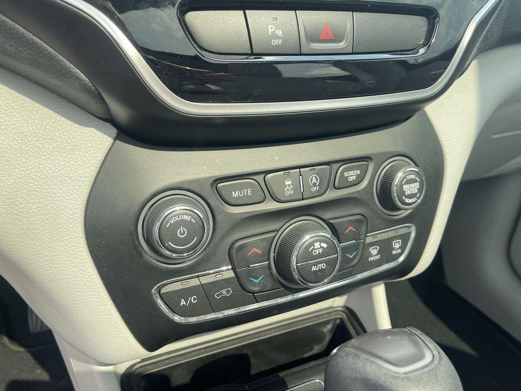 used 2019 Jeep Cherokee car, priced at $17,943