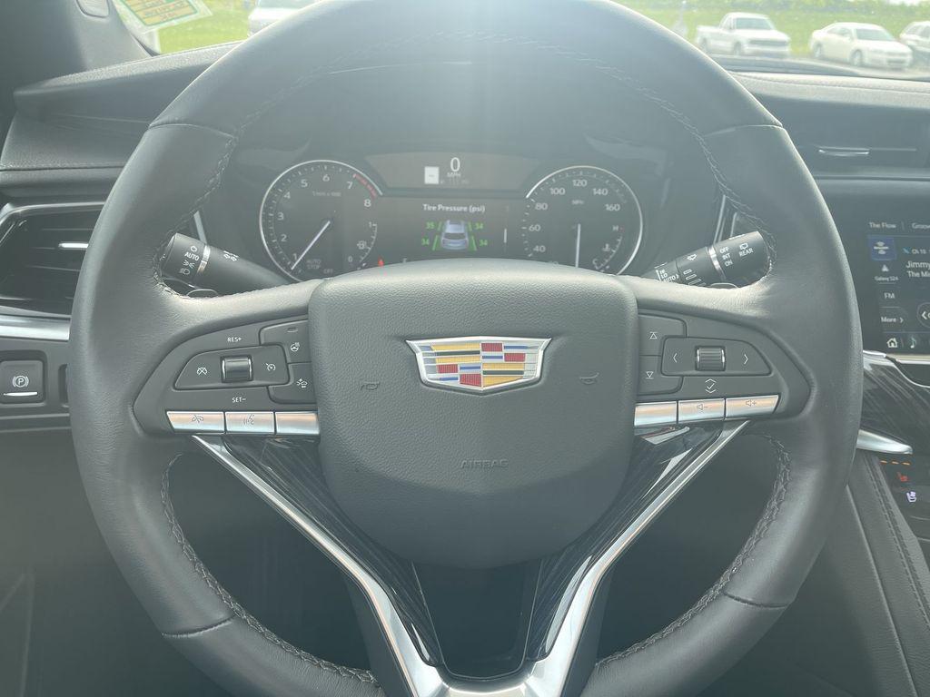 used 2024 Cadillac XT6 car, priced at $48,899