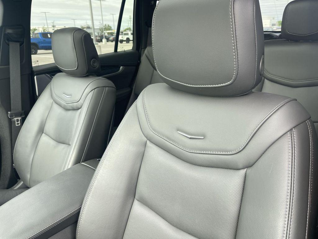 used 2024 Cadillac XT6 car, priced at $48,899