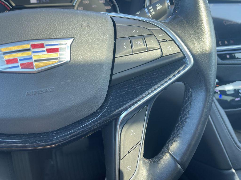 used 2024 Cadillac XT5 car, priced at $36,734