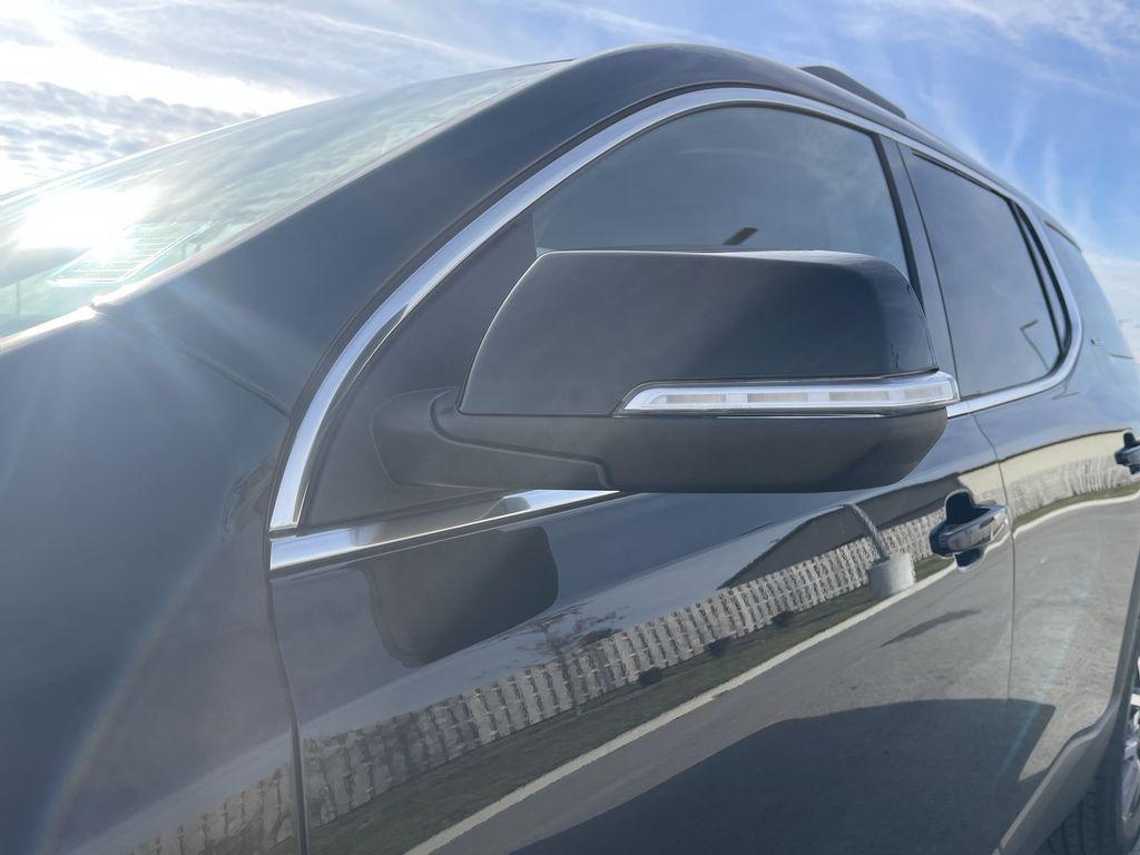 used 2023 GMC Acadia car, priced at $24,000