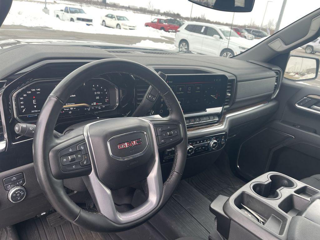 used 2023 GMC Sierra 1500 car, priced at $38,400
