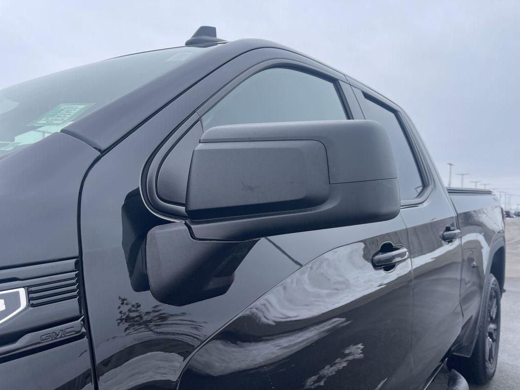 used 2023 GMC Sierra 1500 car, priced at $38,400