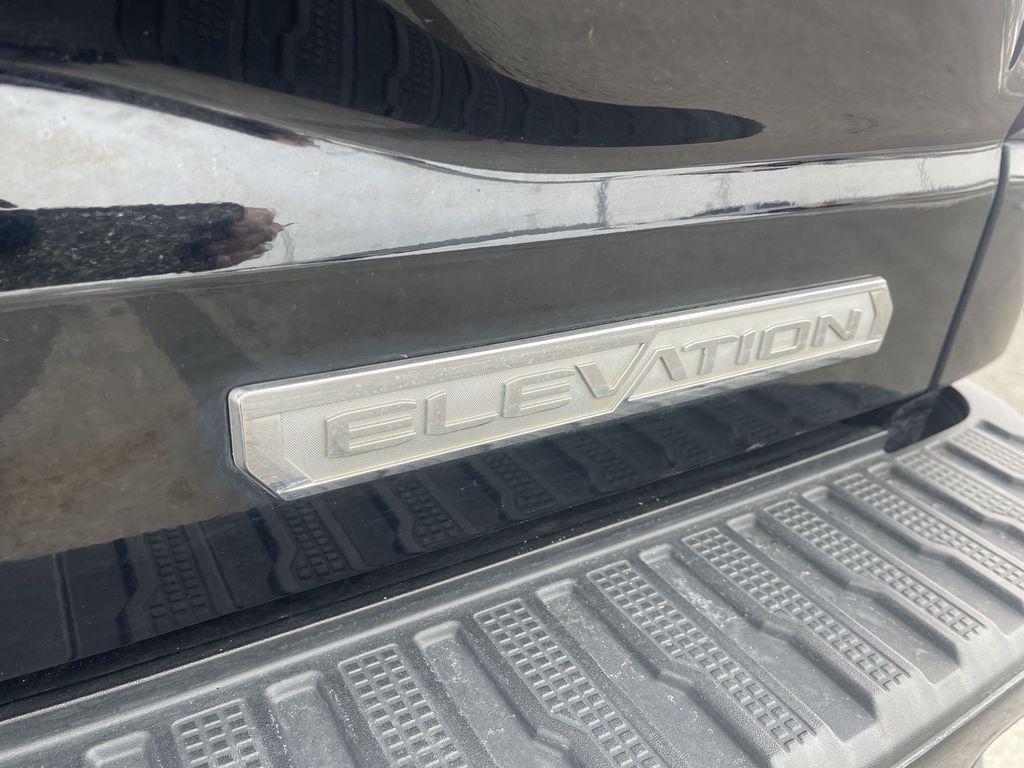 used 2023 GMC Sierra 1500 car, priced at $38,400