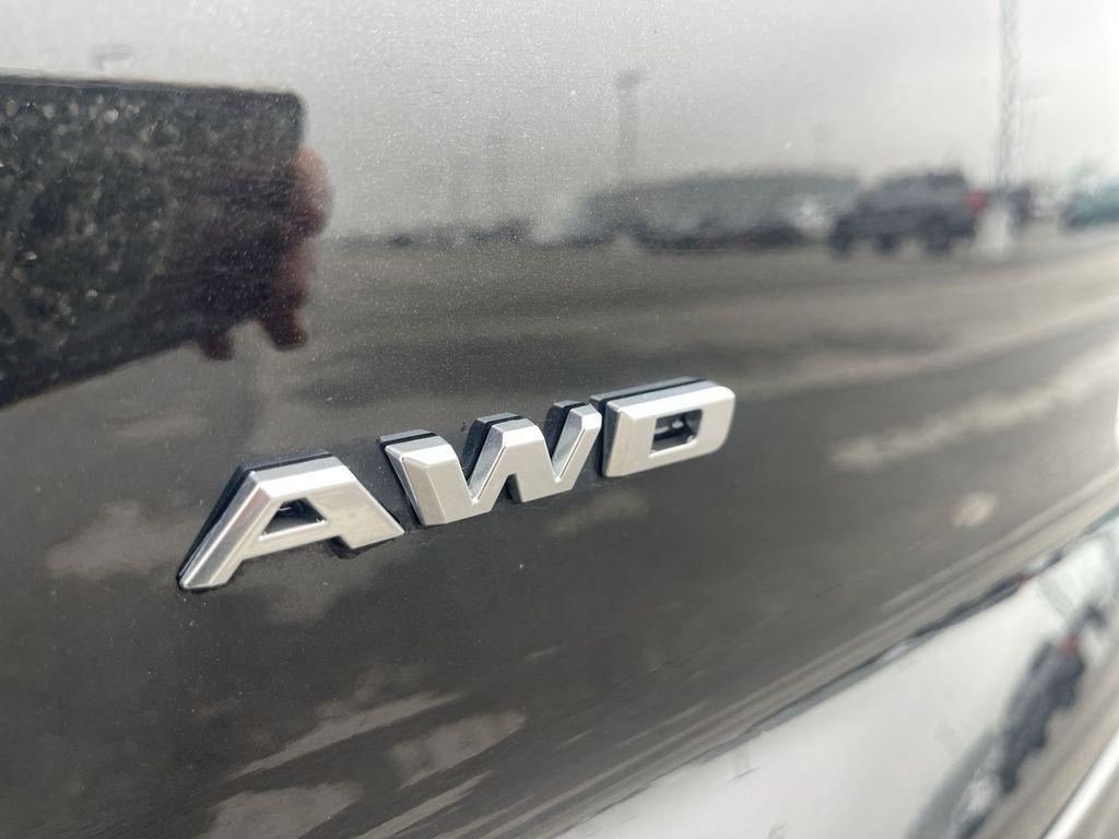 used 2025 Cadillac XT4 car, priced at $34,644