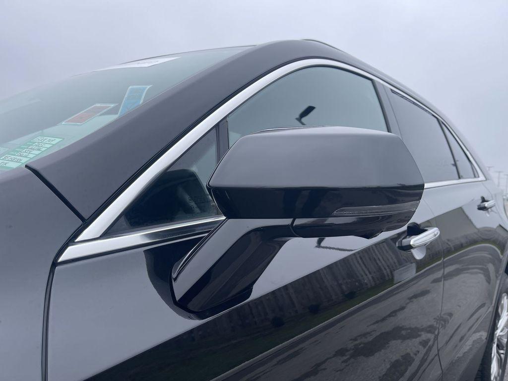 used 2025 Cadillac XT4 car, priced at $34,644