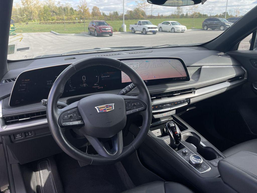 used 2025 Cadillac XT4 car, priced at $34,644