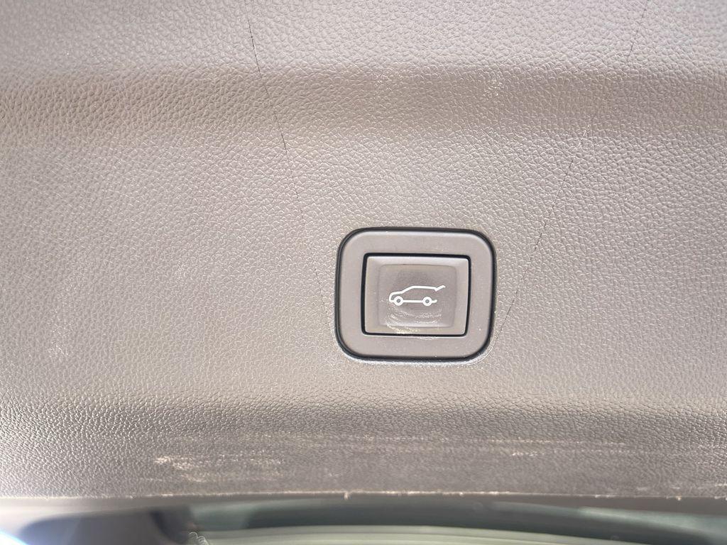 used 2023 GMC Yukon car, priced at $60,674