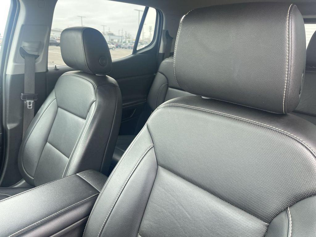 used 2023 GMC Acadia car, priced at $29,098