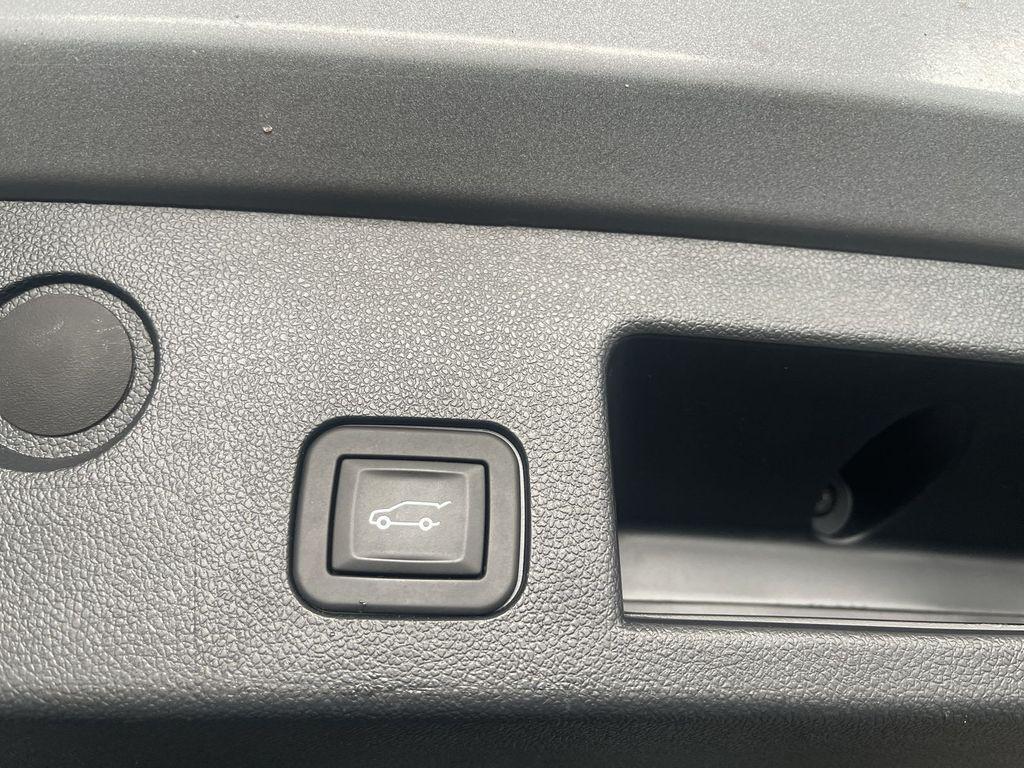 used 2025 Chevrolet Equinox car, priced at $25,426