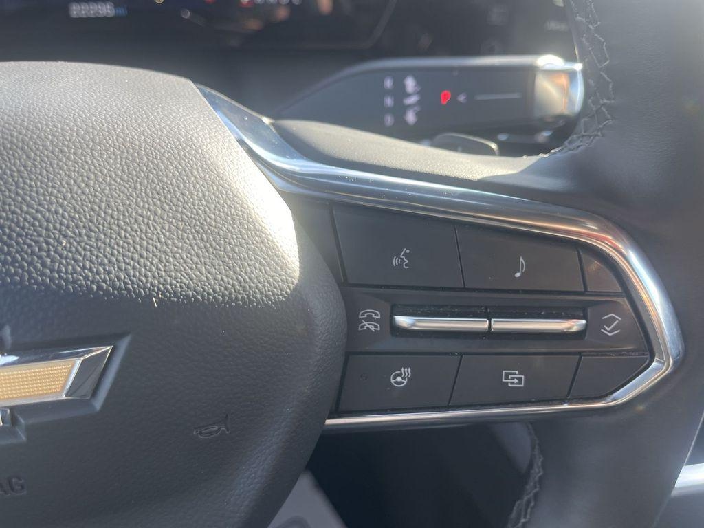 used 2025 Chevrolet Equinox car, priced at $25,426