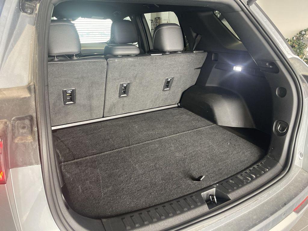 used 2025 Chevrolet Equinox car, priced at $25,426