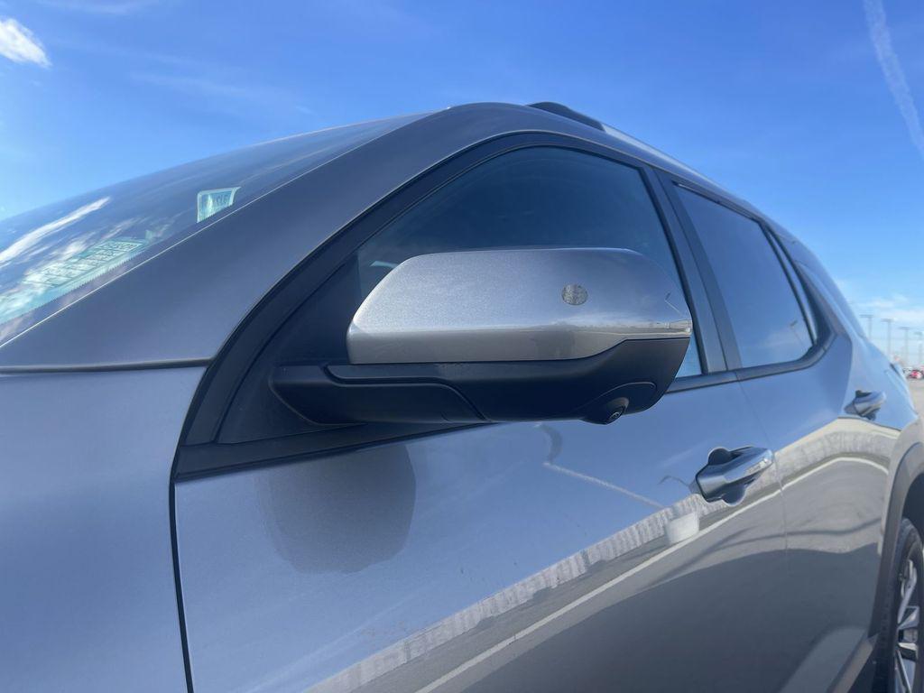 used 2025 Chevrolet Equinox car, priced at $25,426