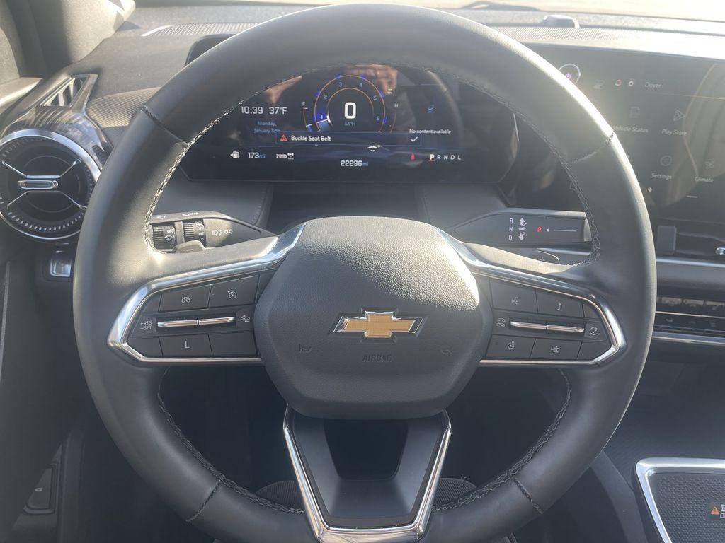 used 2025 Chevrolet Equinox car, priced at $25,426