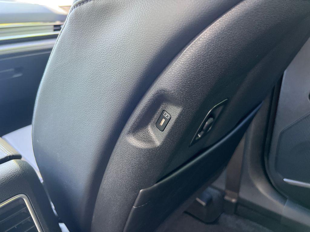 new 2025 Kia Sportage car, priced at $33,967