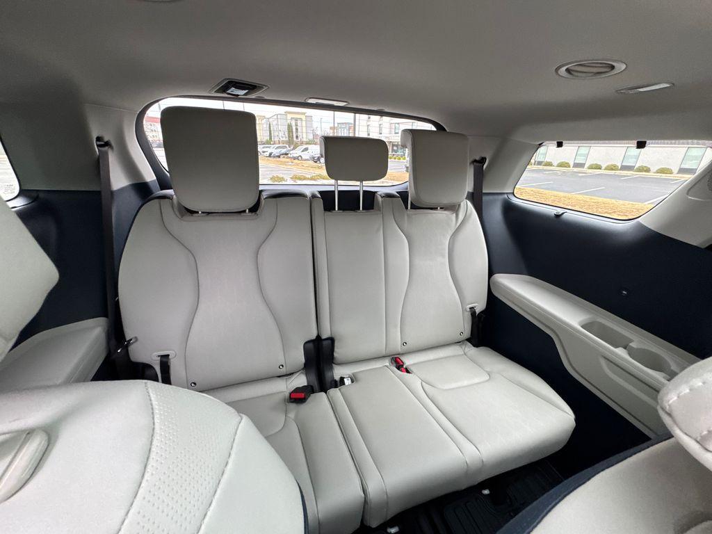 new 2026 Kia Carnival Hybrid car