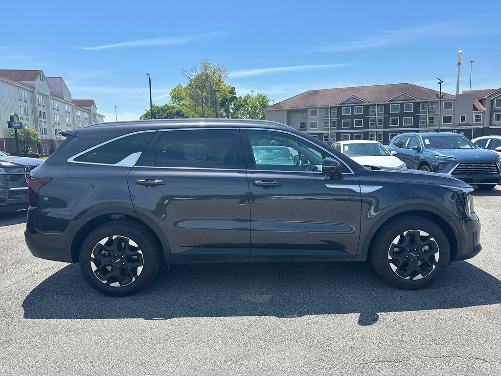 used 2025 Kia Sorento car, priced at $29,598