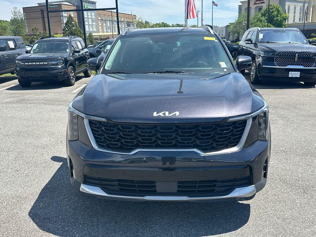 used 2025 Kia Sorento car, priced at $29,598