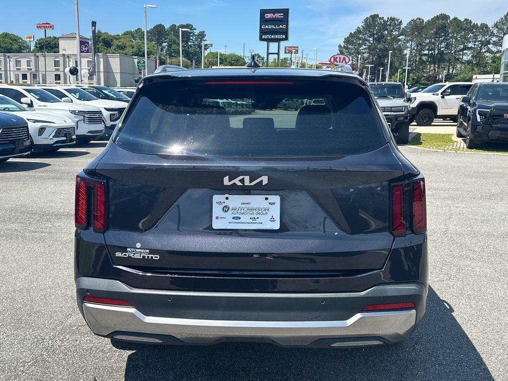 used 2025 Kia Sorento car, priced at $29,598