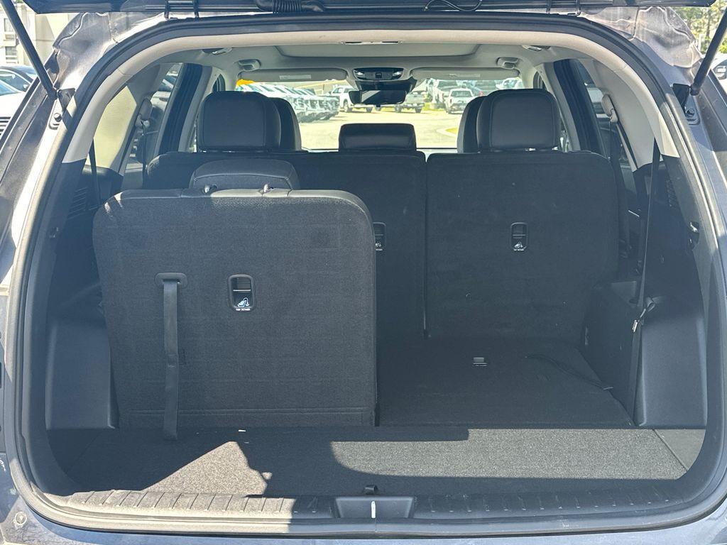 used 2025 Kia Sorento car, priced at $29,598