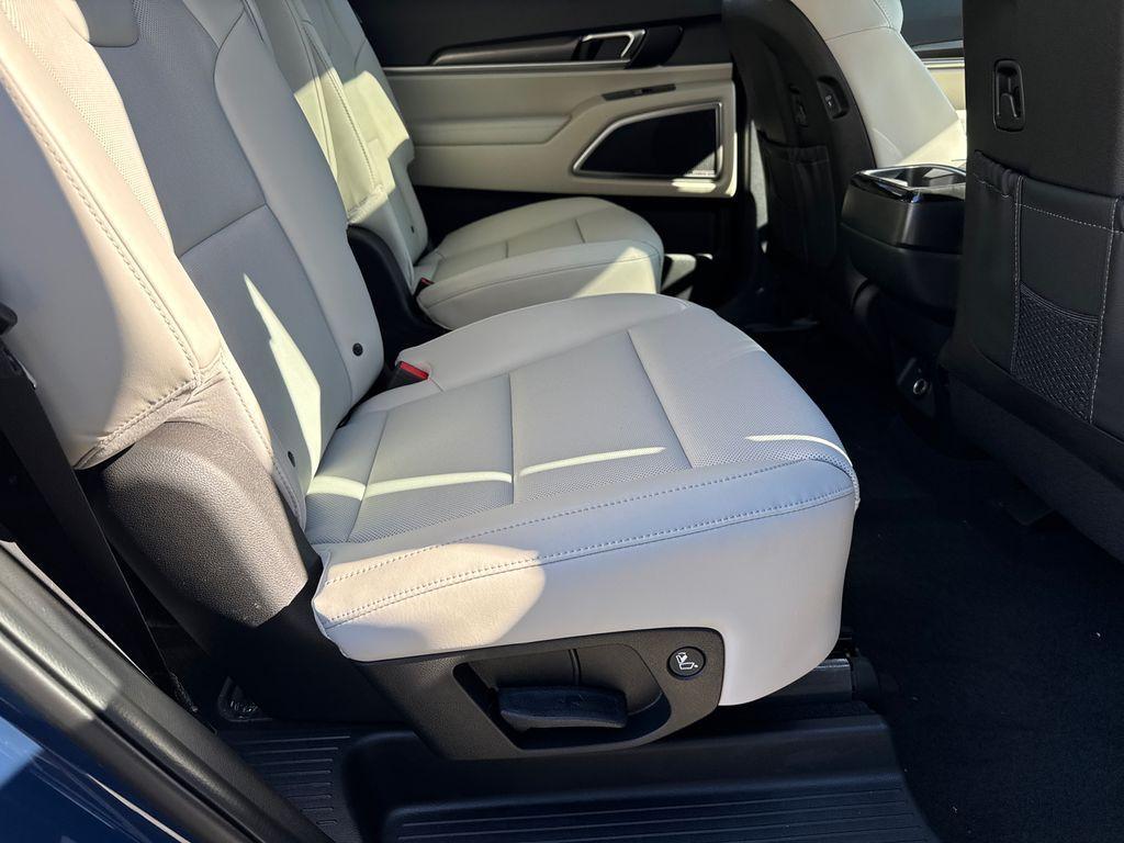 new 2025 Kia Telluride car, priced at $39,895