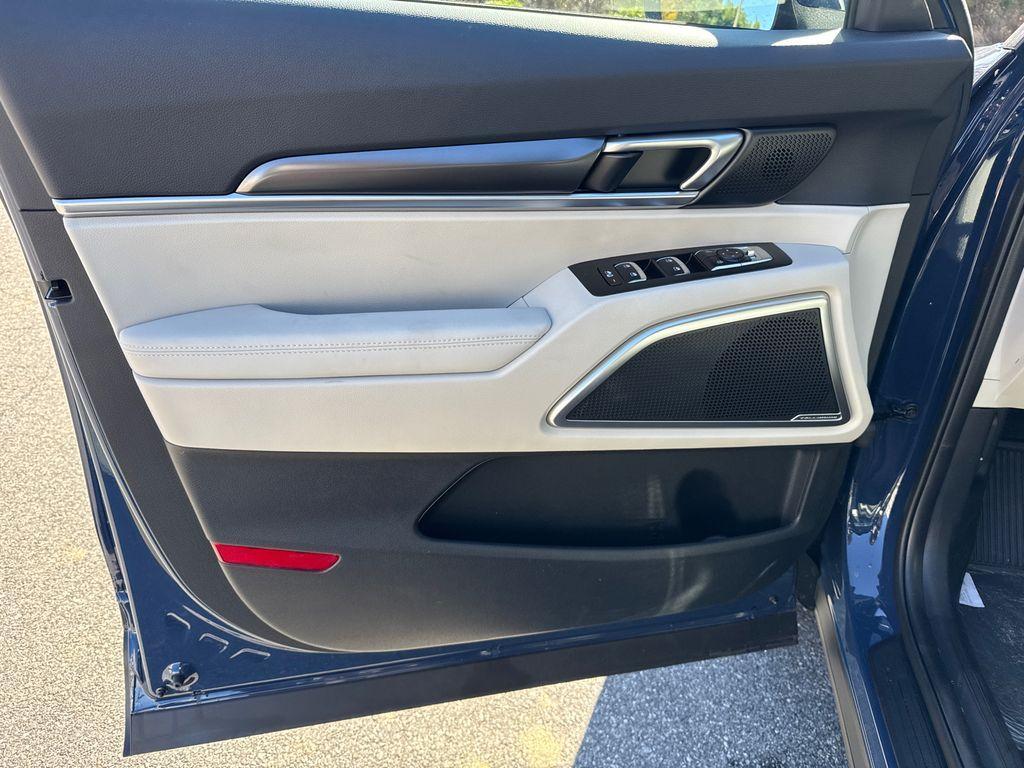 new 2025 Kia Telluride car, priced at $39,895