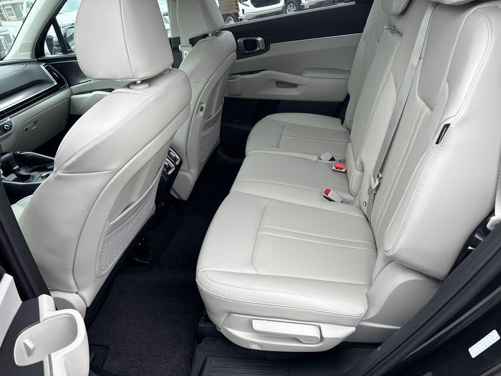 new 2025 Kia Sorento car, priced at $36,385