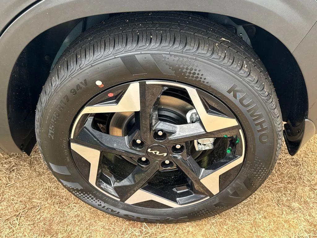 new 2026 Kia Seltos car, priced at $31,900