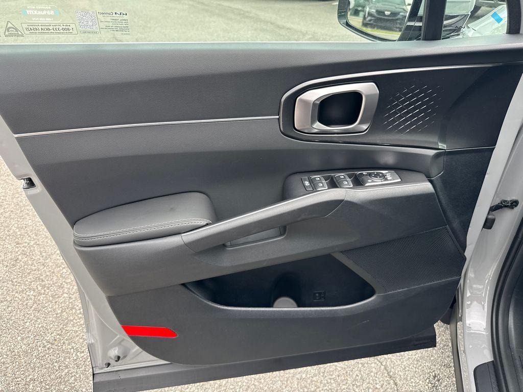 new 2025 Kia Sorento car, priced at $36,651