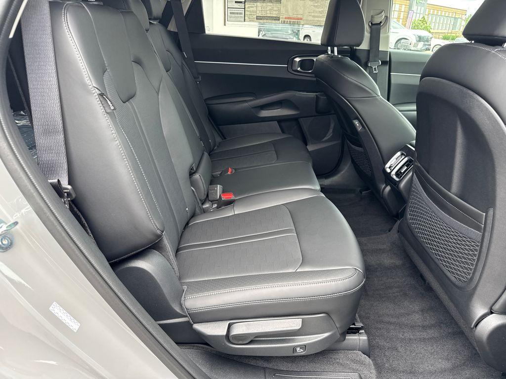 new 2025 Kia Sorento car, priced at $36,651