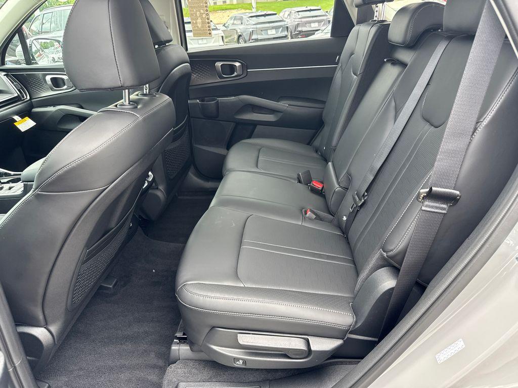 new 2025 Kia Sorento car, priced at $36,651