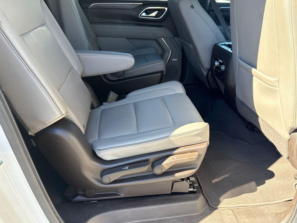 used 2022 GMC Yukon XL car, priced at $33,900