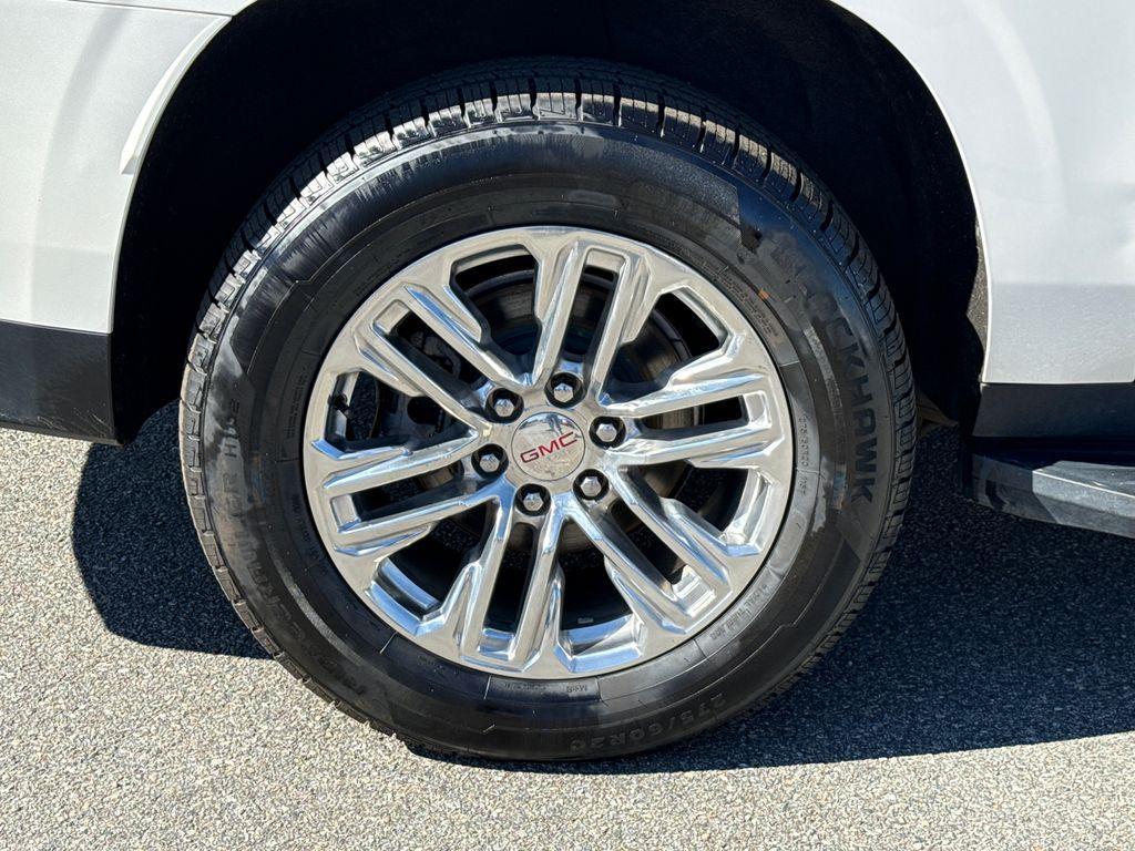 used 2022 GMC Yukon XL car, priced at $33,900