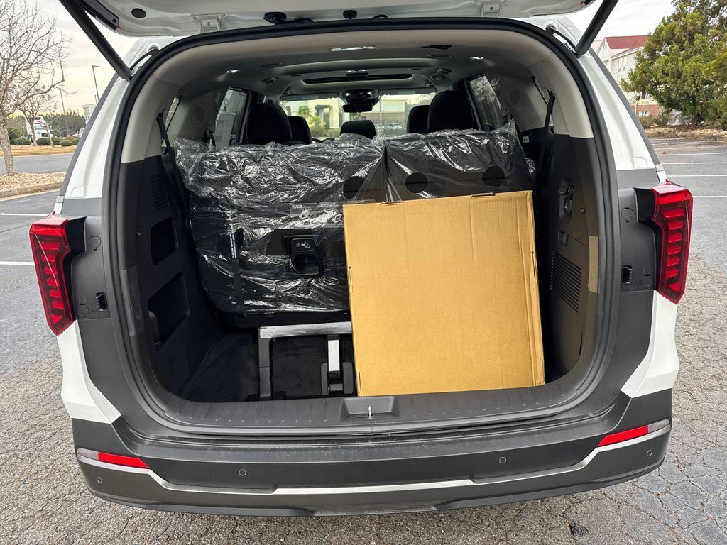 new 2026 Kia Carnival Hybrid car