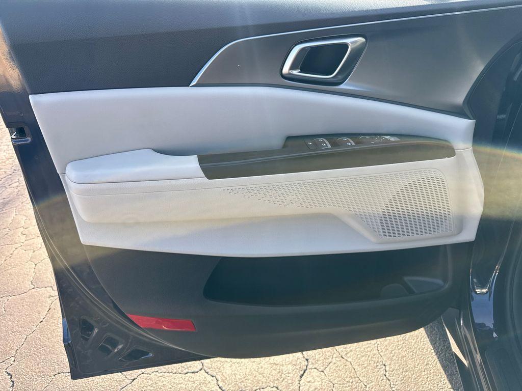 used 2023 Kia Carnival car, priced at $31,500