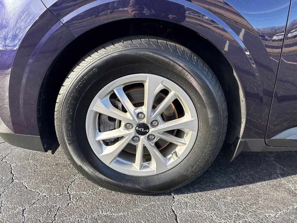 used 2023 Kia Carnival car, priced at $31,500