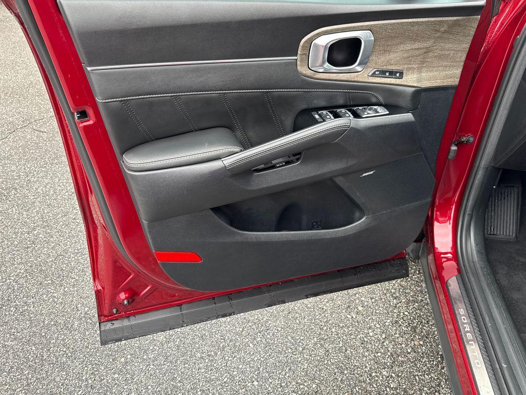 used 2023 Kia Sorento car, priced at $32,498