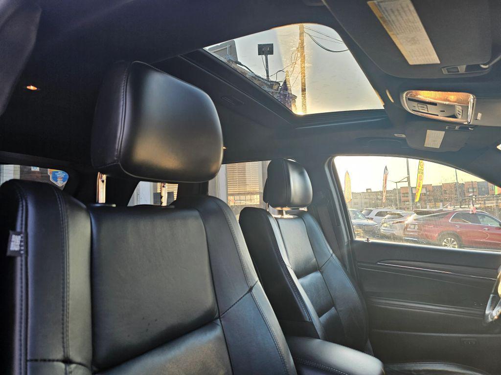 used 2020 Jeep Grand Cherokee car, priced at $15,704