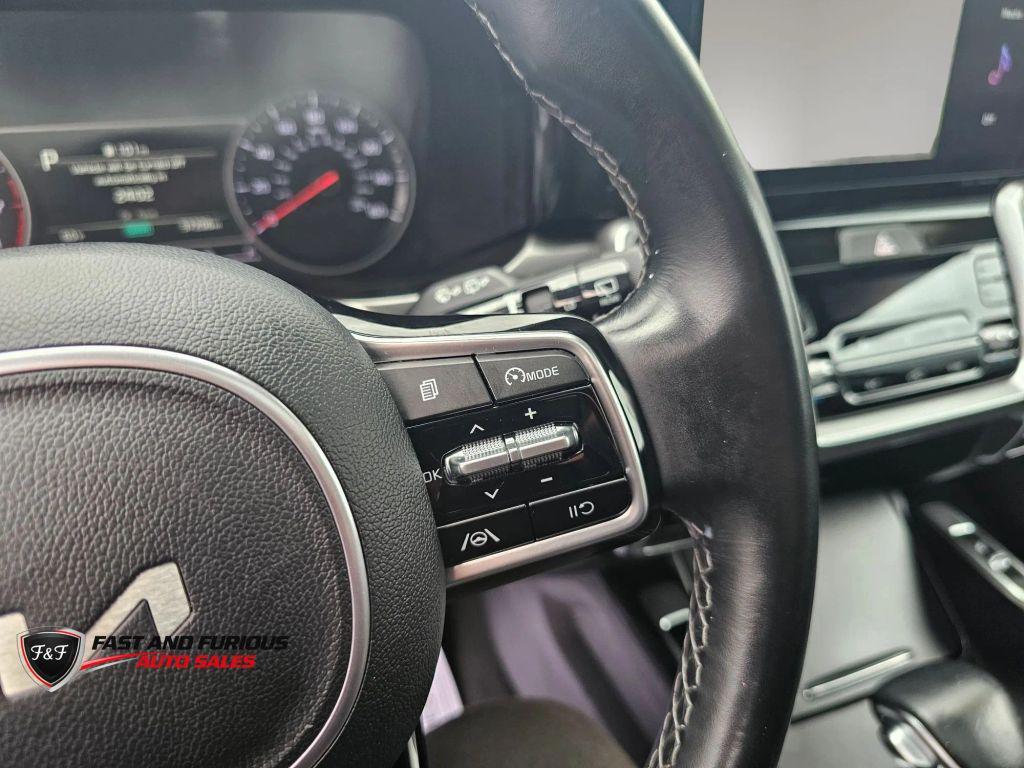 used 2022 Kia Sorento car, priced at $22,326