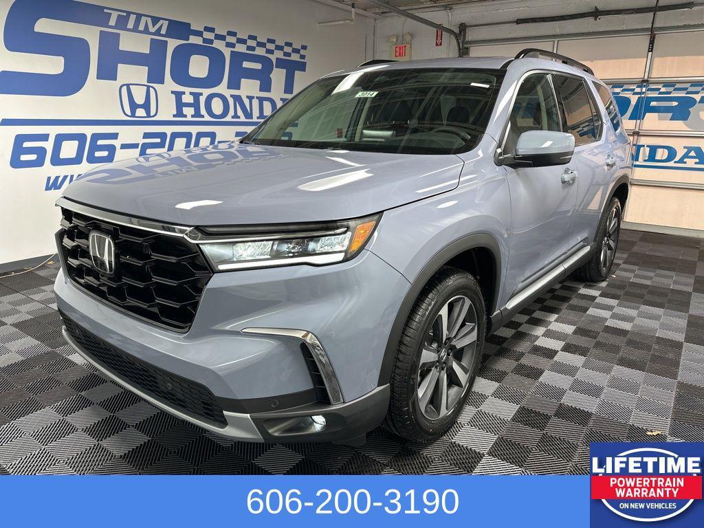 new 2025 Honda Pilot car, priced at $49,050