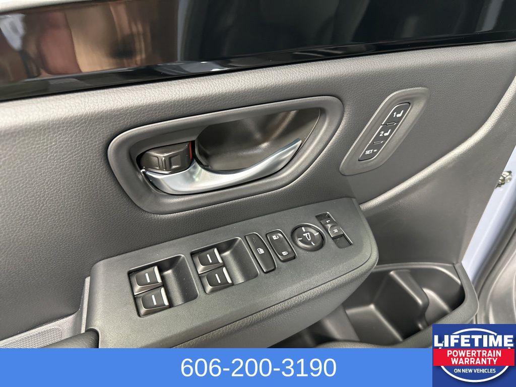 new 2025 Honda Pilot car, priced at $49,050