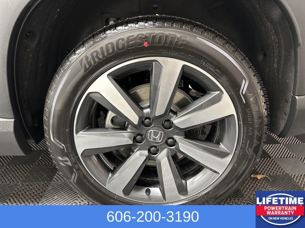 new 2025 Honda Pilot car, priced at $49,050